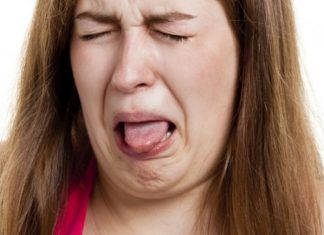 Bitter Taste in Mouth – Symptoms, Causes and Treatment