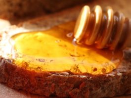 Health Benefits Of Eating Honey Before Bed